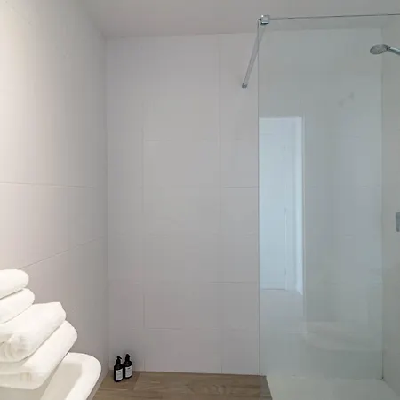 Jg51b - 3 Bedroom Flat With Gym & Rooftop Pool Apartment