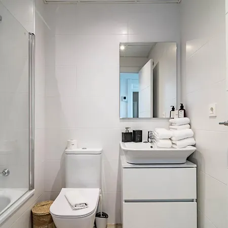 Jg51b - 3 Bedroom Flat With Gym & Rooftop Pool Apartment *